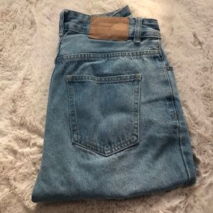 High waisted boyfriend jeans with a vintage appeal.